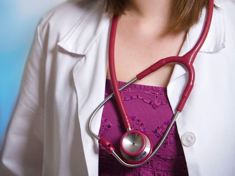 Medicina familiar Imagen de doctora con estetoscopio